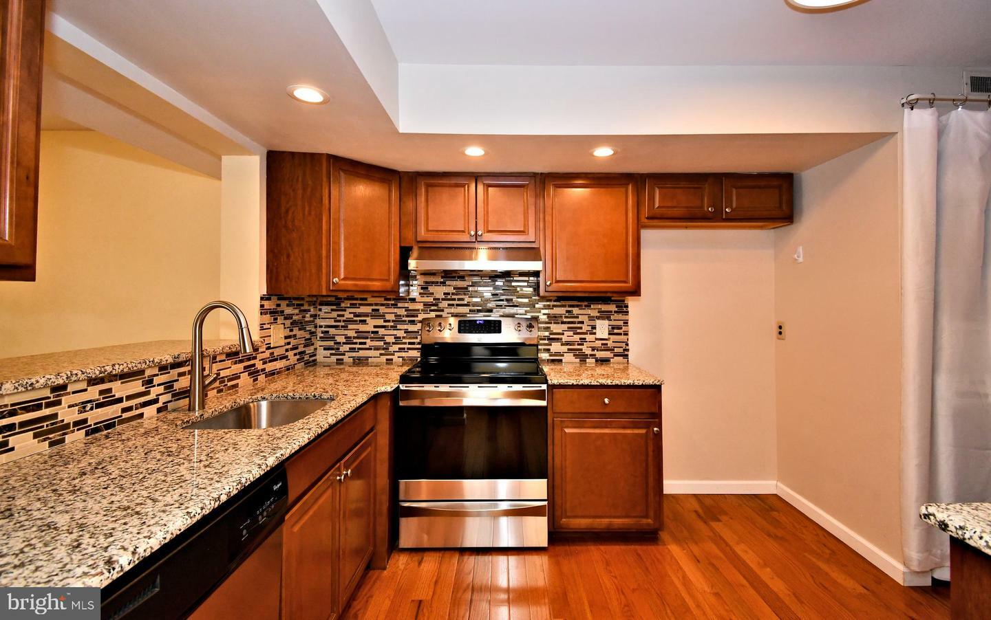 Property Photo: 4 Jack Ladder Circle PA 19044