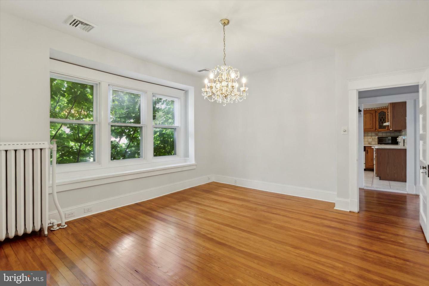Property Photo:  28 Grove Avenue  PA 19031 