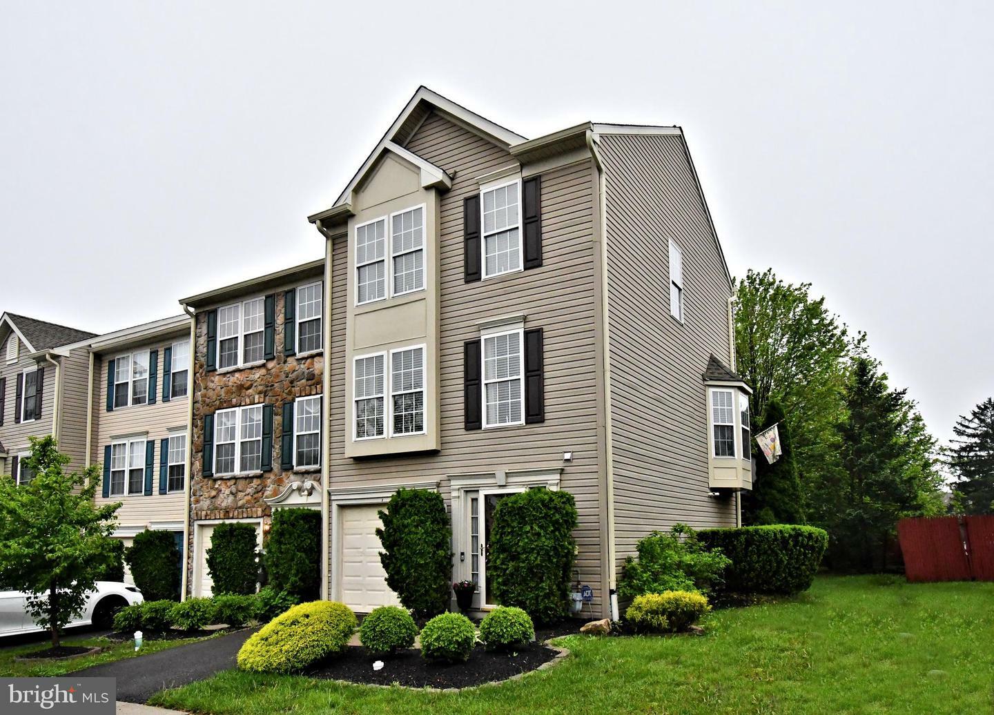 Property Photo: 200 Georges Court PA 19454