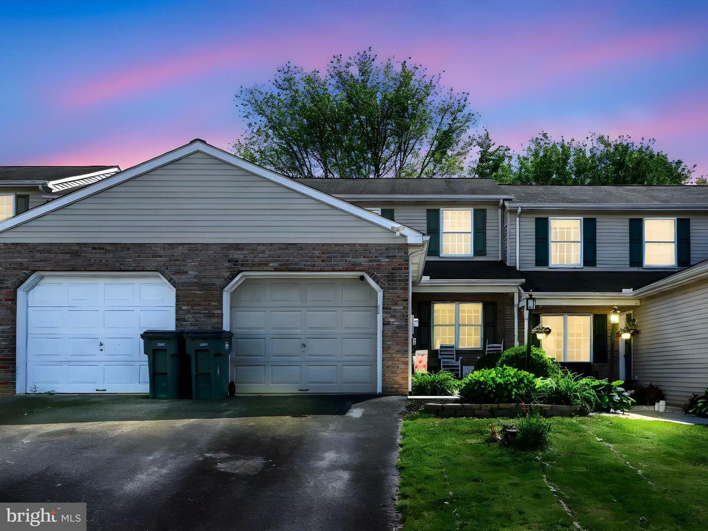 Property Photo:  43 Evans Drive  PA 17566 