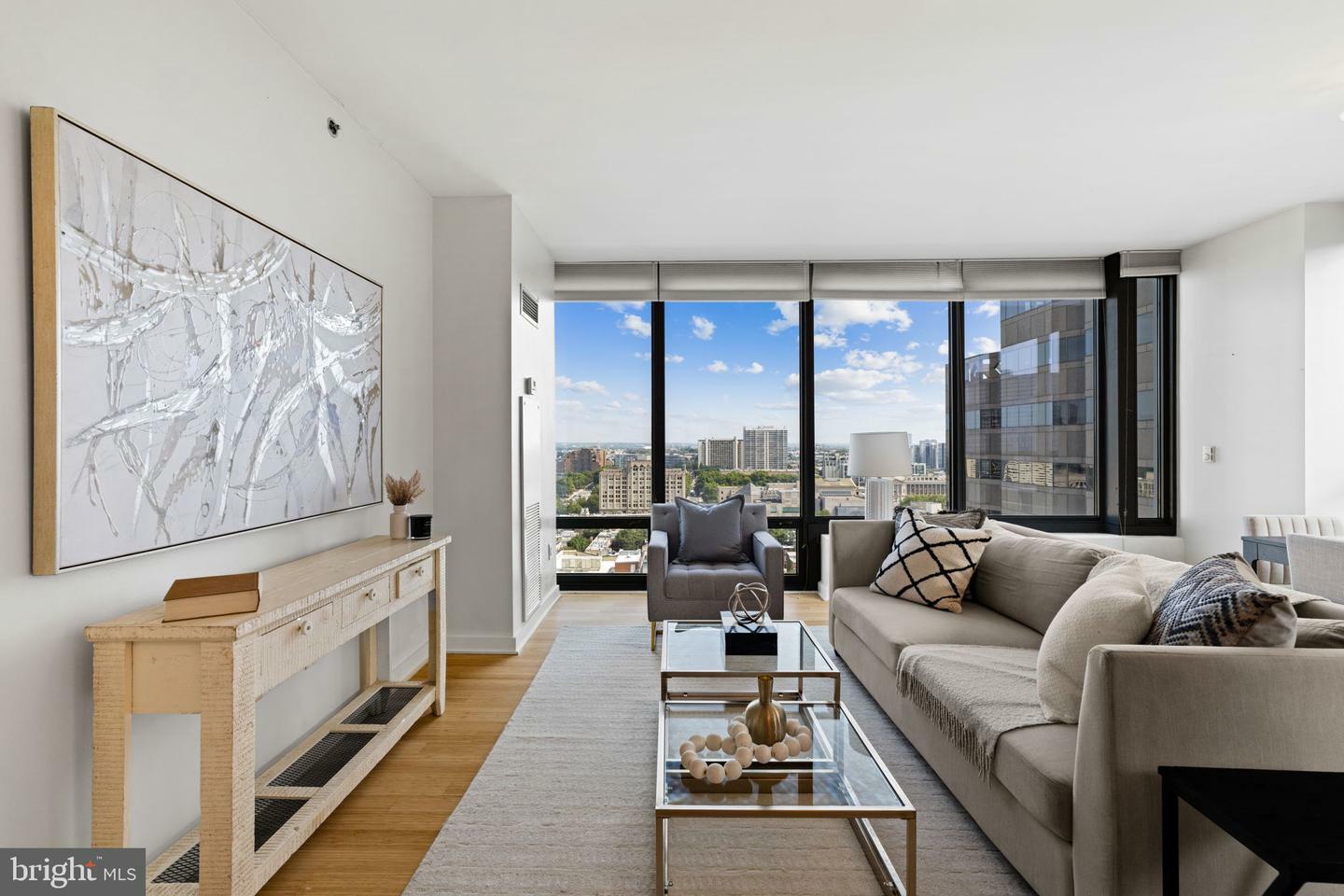 Property Photo: 2101 Market Street 1807 PA 19103