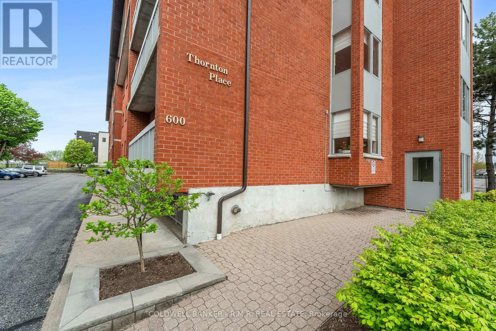 Photo de la propriété: 600 Thornton Road North Ph2 ON L1J 6T6
