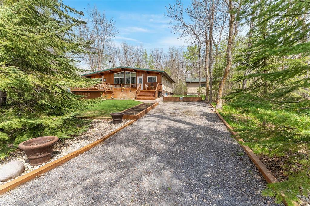 Property Photo: 5 Beach Boulevard MB R0E 0T0