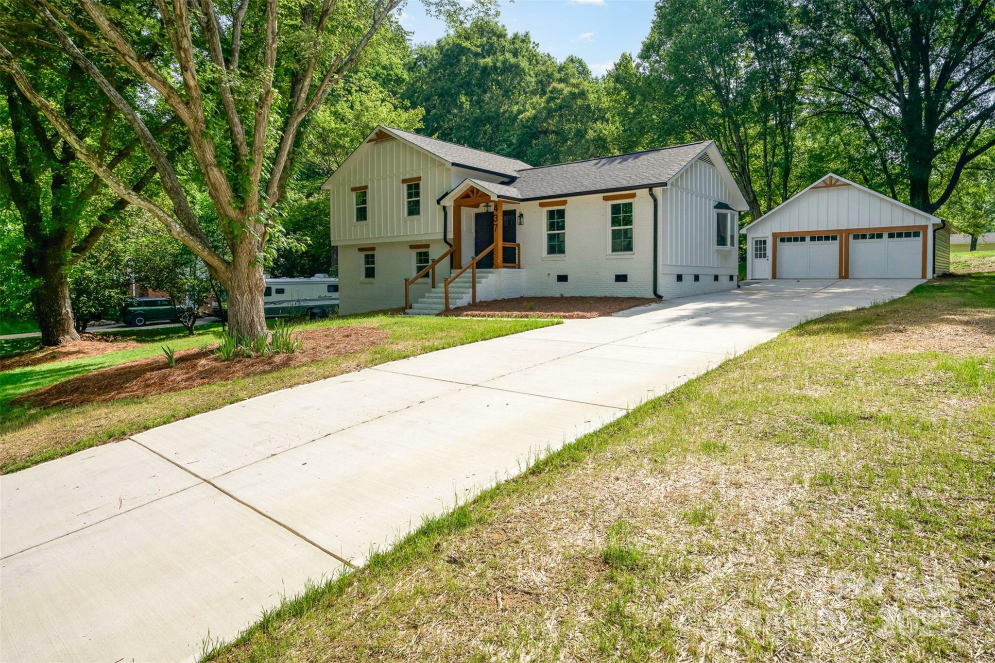 Property Photo: 437 Chadmore South Drive NC 28270