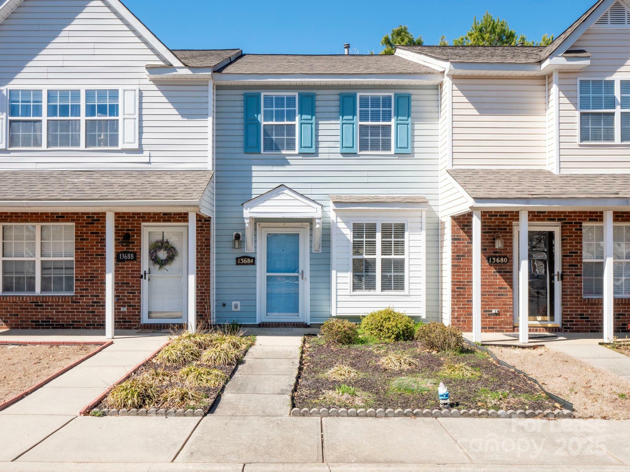 Property Photo: 13684 Meade Glen Court NC 28273