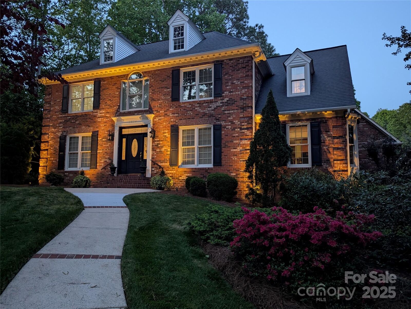 Property Photo: 3804 Bellingham Lane NC 28215