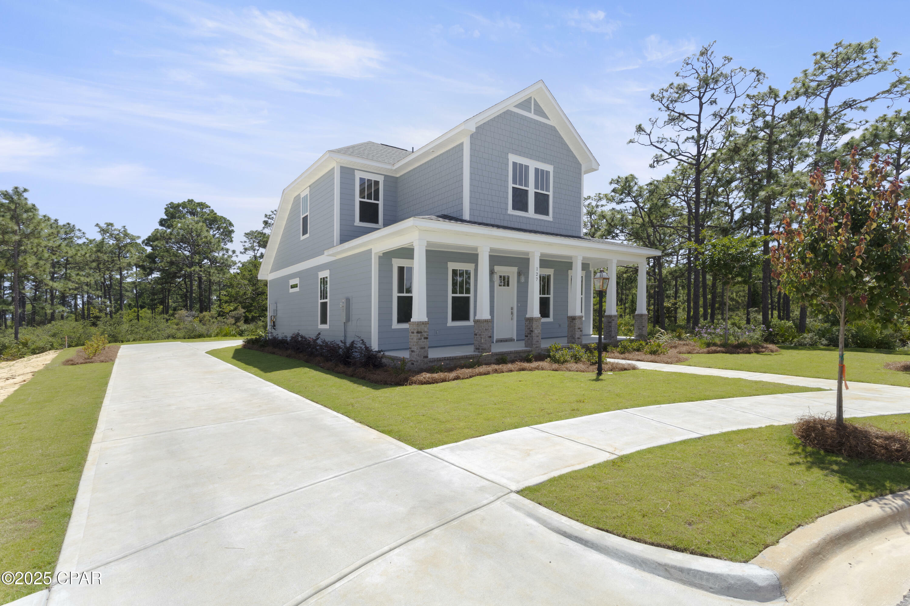 Property Photo: 127 Charleston Court FL 32407