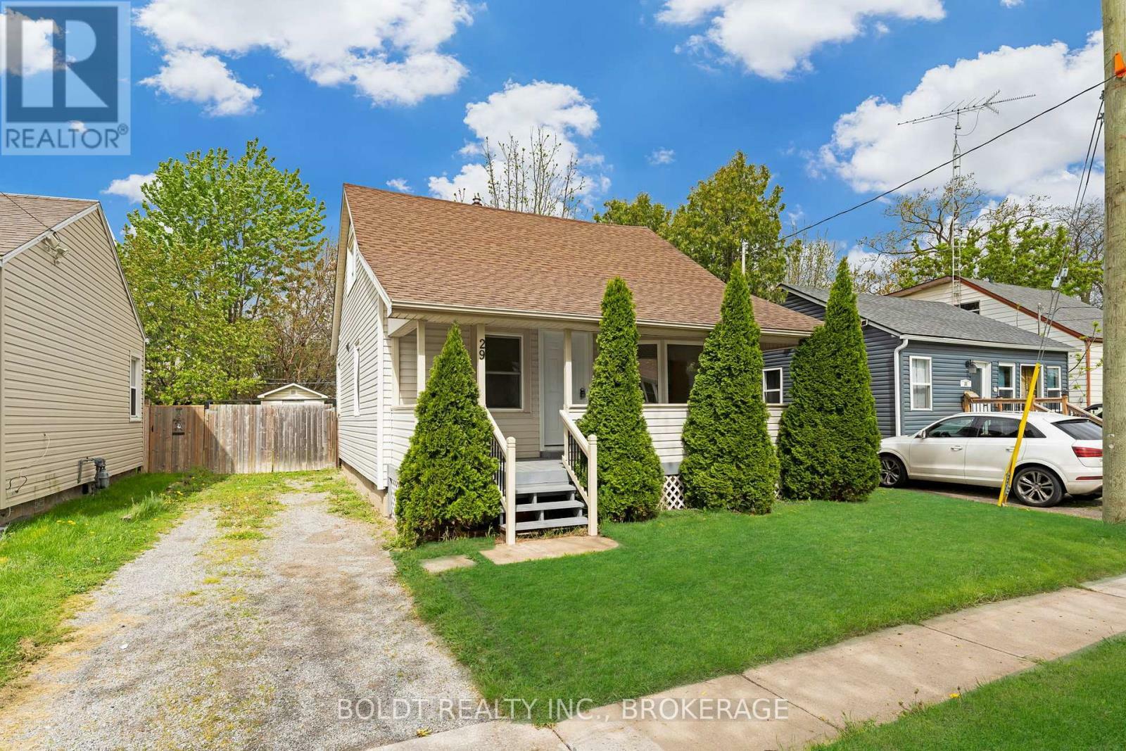 Property Photo: 29 Parkview Road ON L2M 5R8