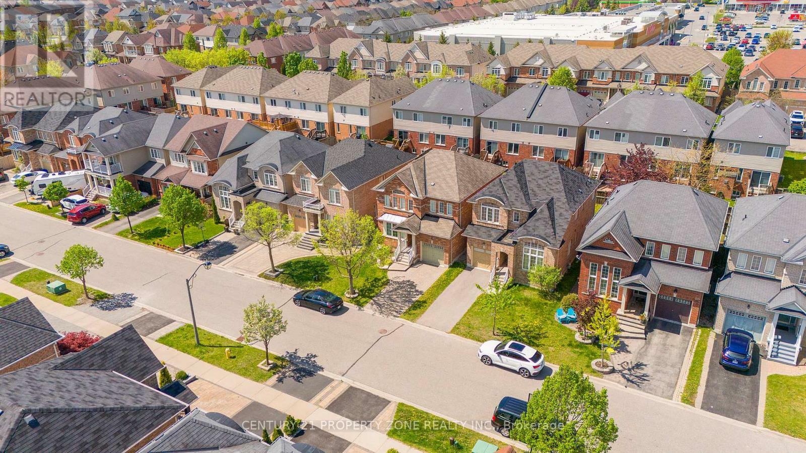 Property Photo:  16 Watersplace Avenue  ON L1Z 0H5 