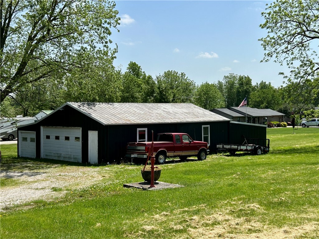 Property Photo: 665 E North Street IL 62573