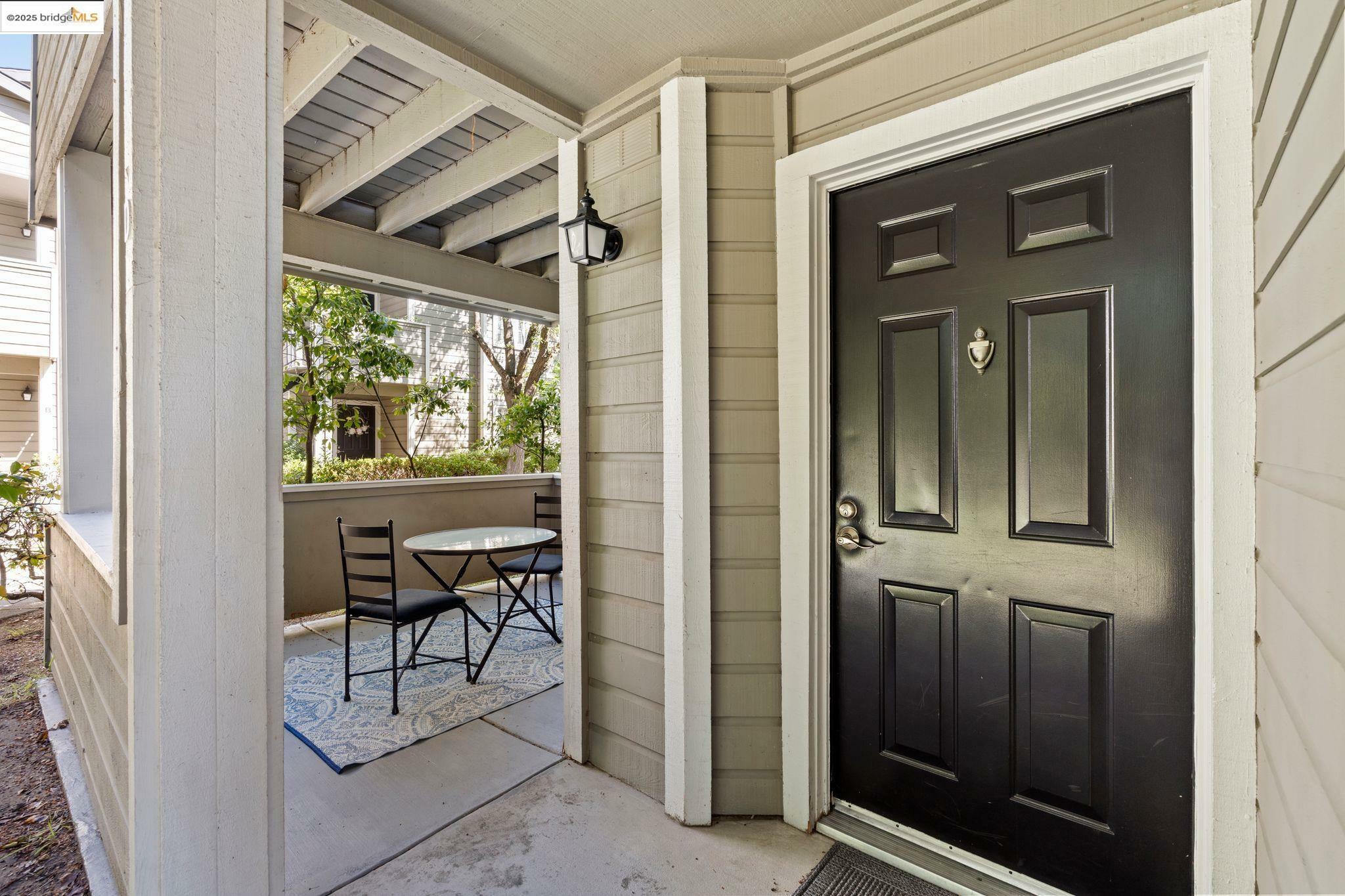 Property Photo: 520 Canyon Oaks D CA 94605