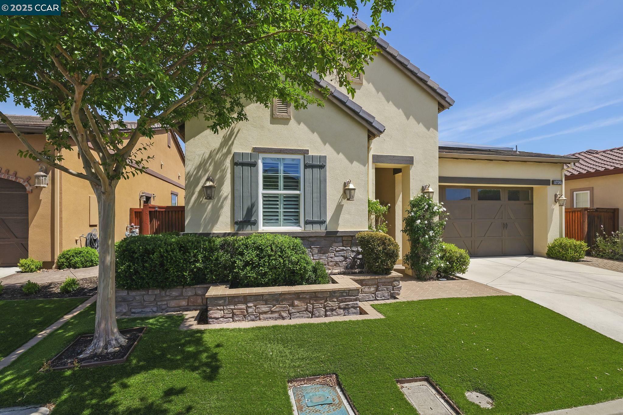 Property Photo: 1720 Chardonnay Ln CA 94513