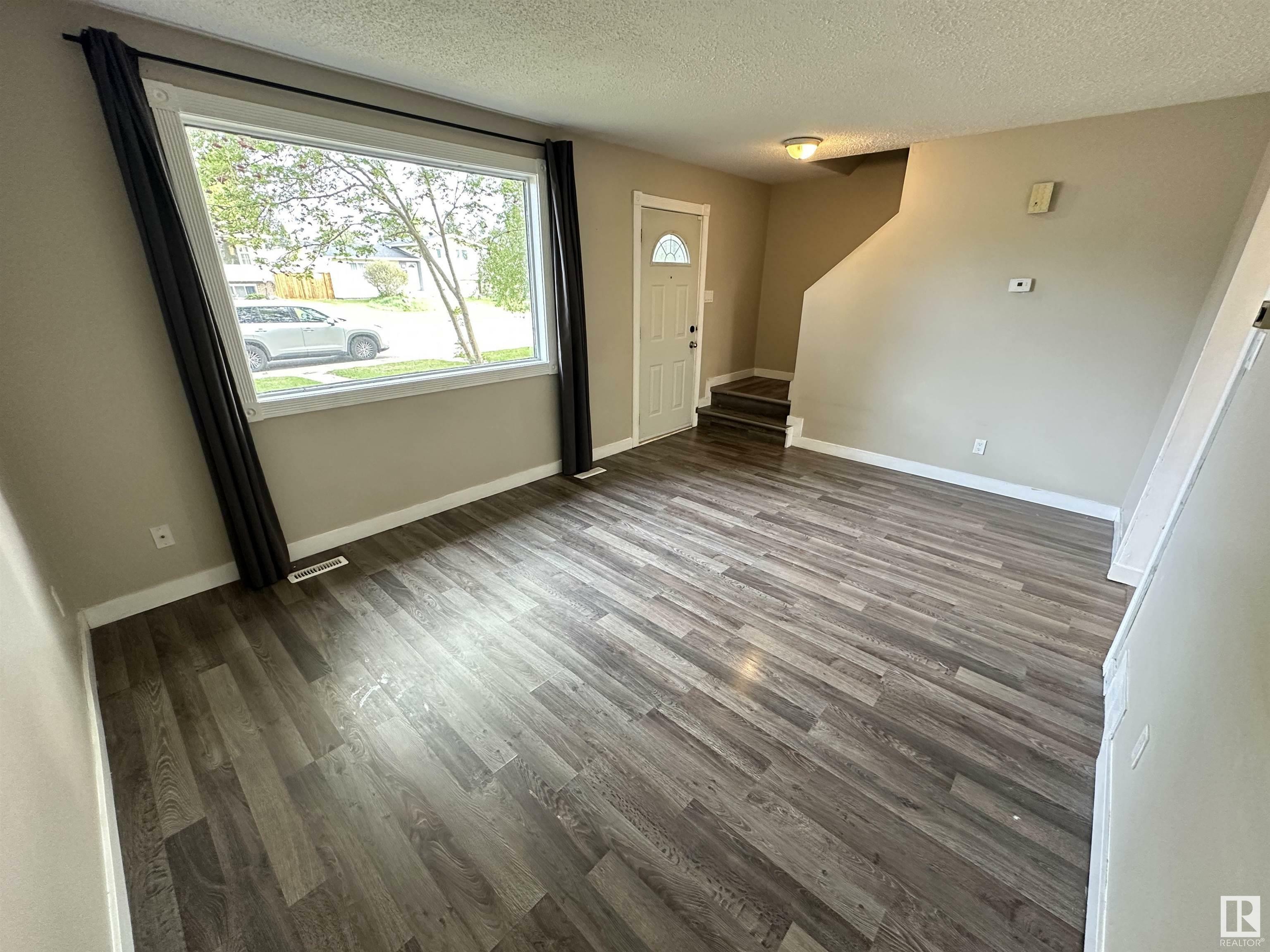 Property Photo: 1533 Knottwood NW AB T6K 2K1