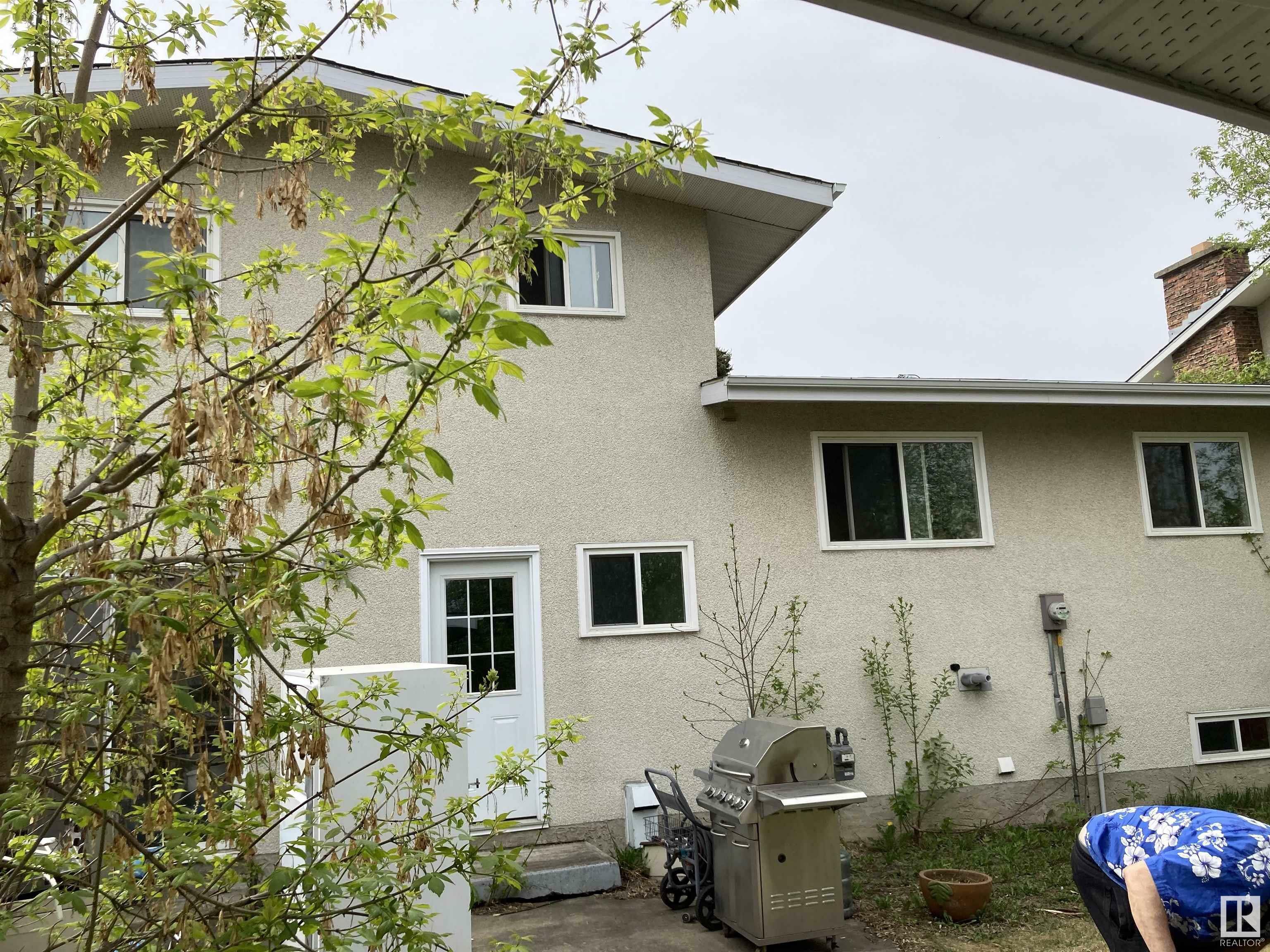 Property Photo: 47 Manor Drive AB T8A 0P9