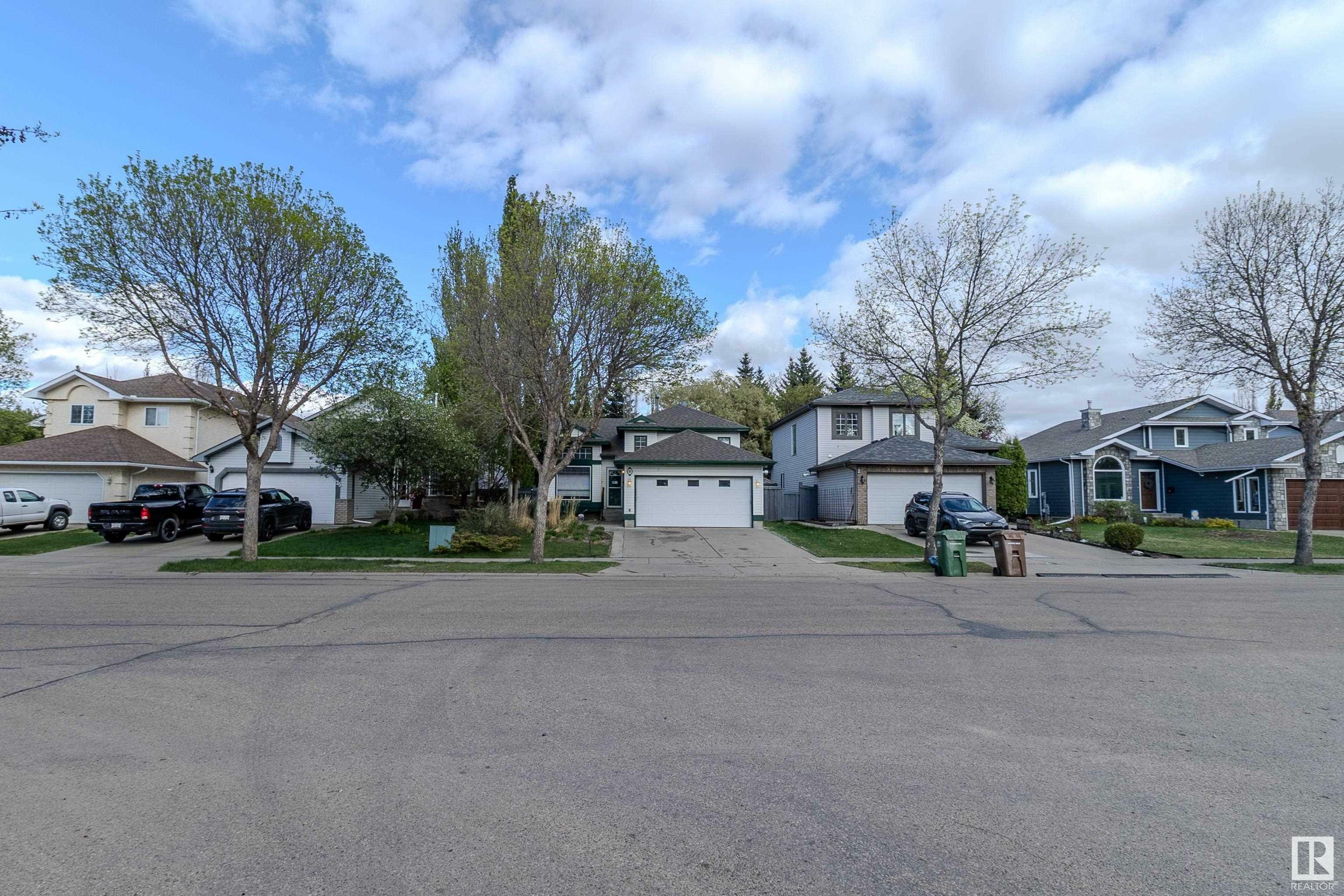Photo de la propriété: 23 Oakmont Drive AB T8N 6K6