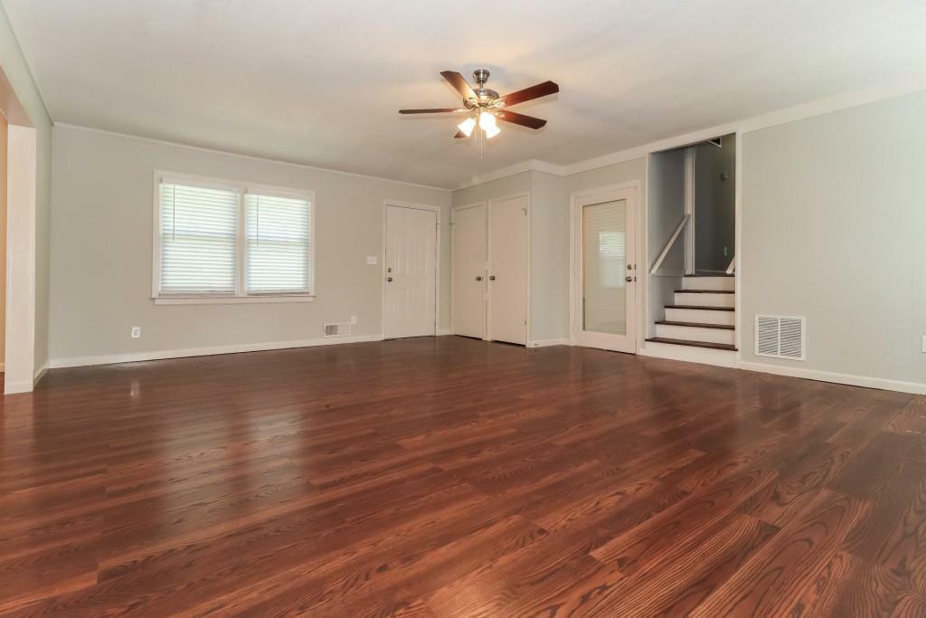 Property Photo: 5243 Valleyview Drive GA 30102