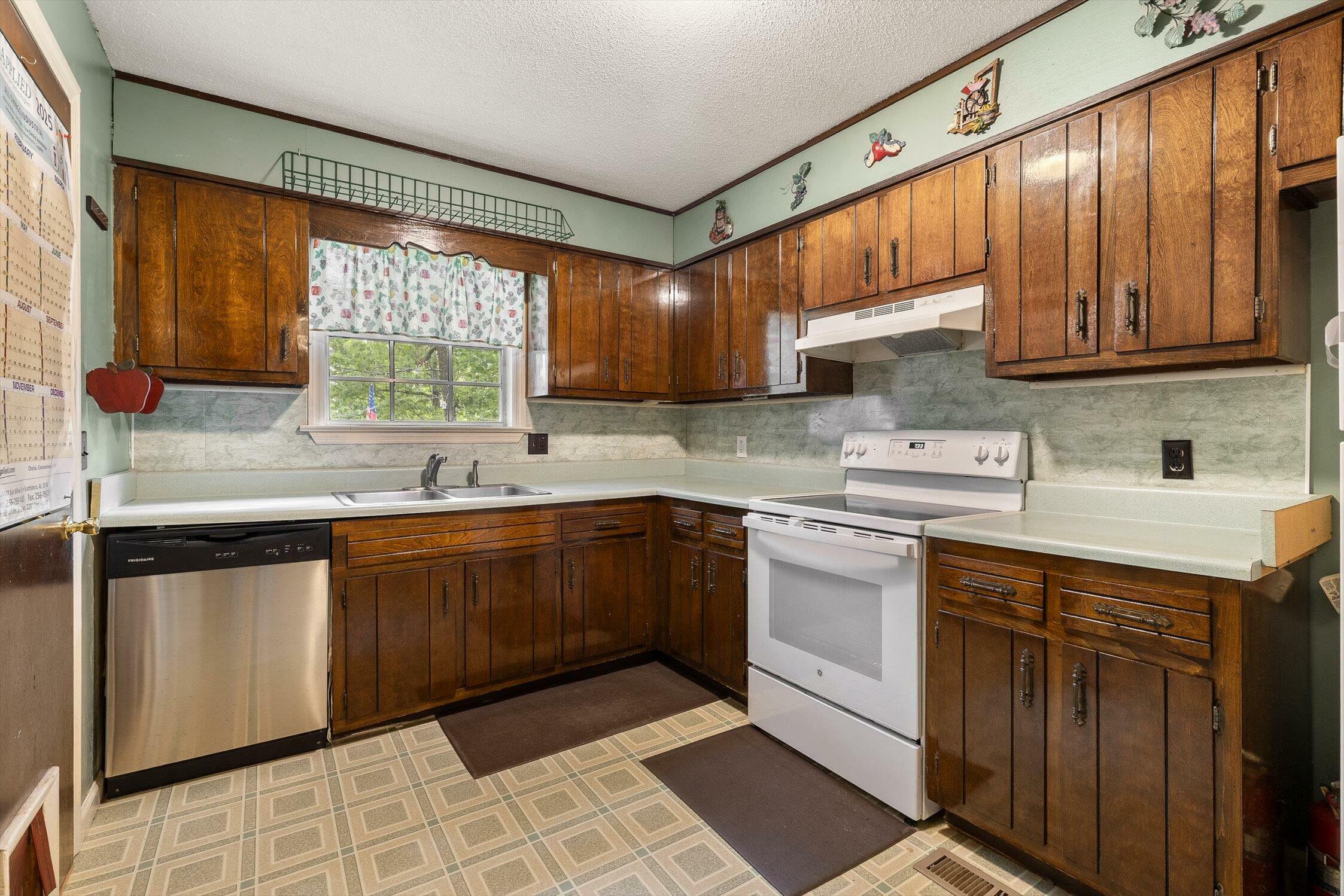 Property Photo: 195 Poplar Avenue GA 30752