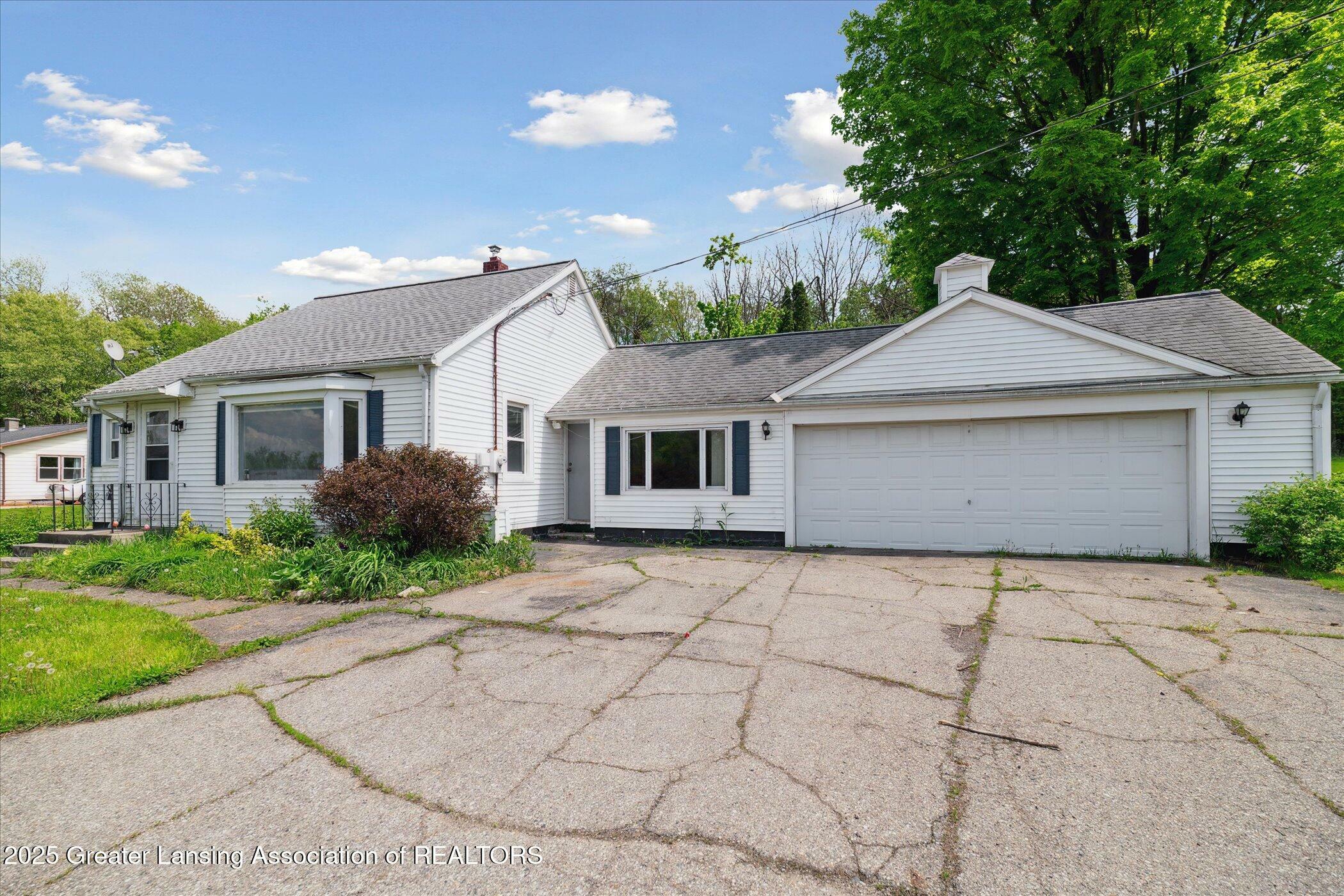 Property Photo: 2468 Lansing Road MI 48813