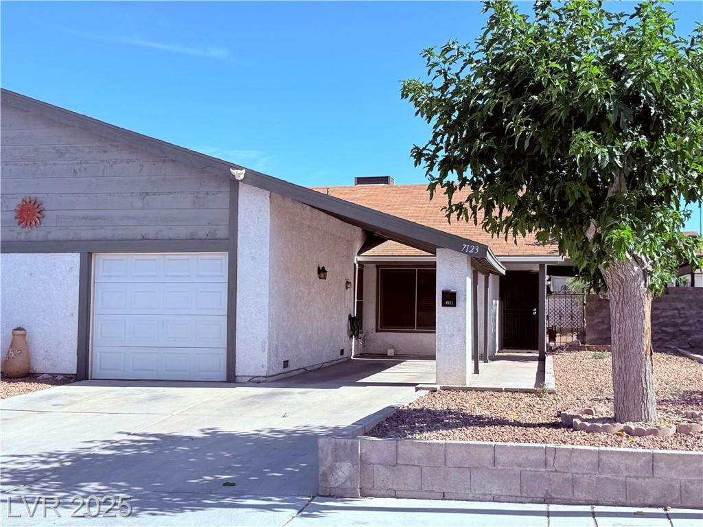 Property Photo: 7123 Kenwood Street NV 89147