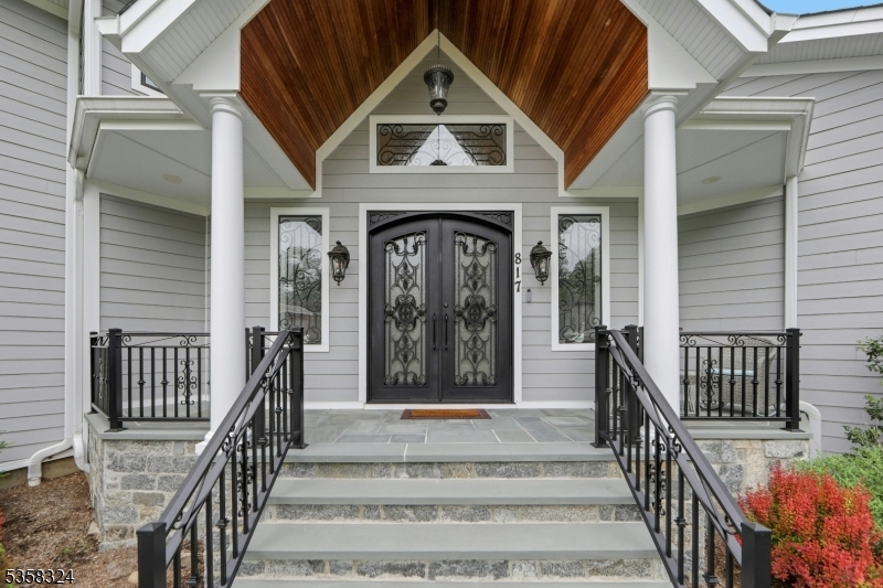 Property Photo: 817 Apple Ridge Rd NJ 07417