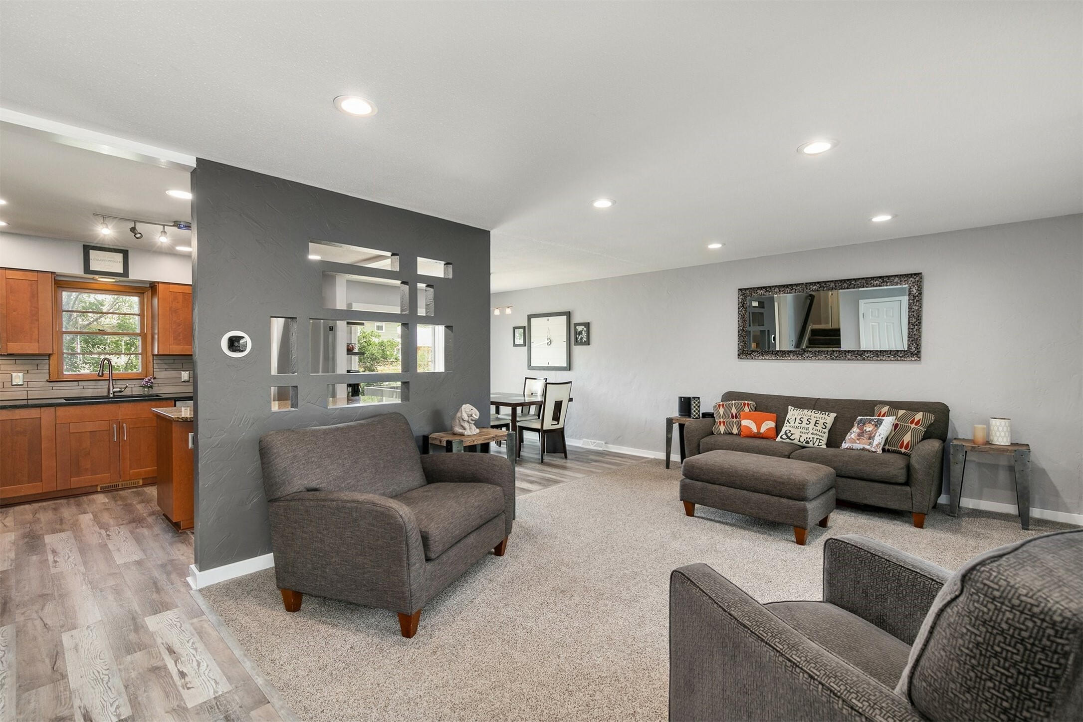 Property Photo: 8409 Prairie Avenue IA 50322