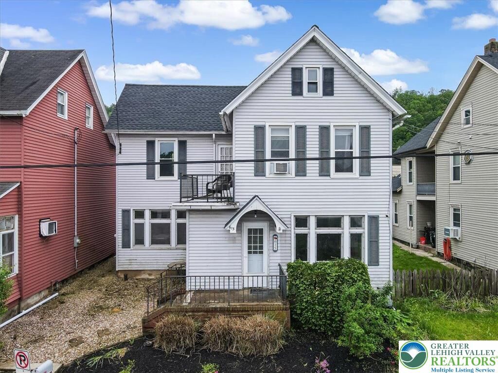 Property Photo: 615 W Franklin Street PA 18080