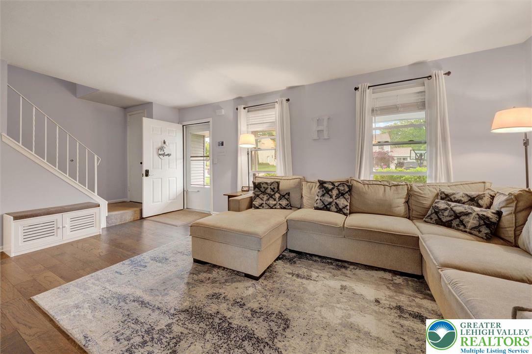 Property Photo: 516 Woodbridge Circle PA 19438