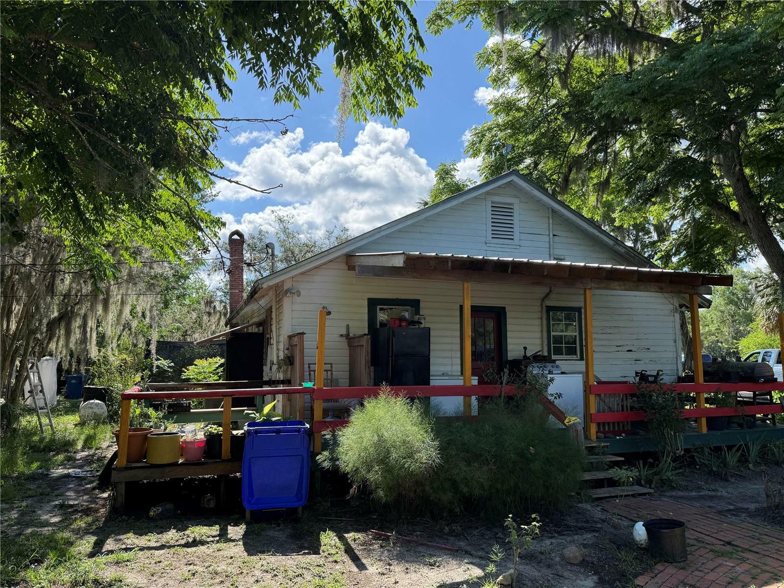 Property Photo: 850 Menton Road FL 32180