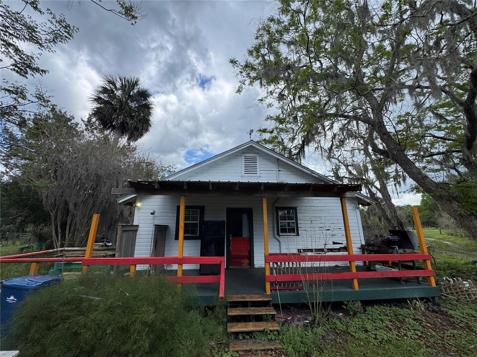 Property Photo: 850 Menton Road FL 32180