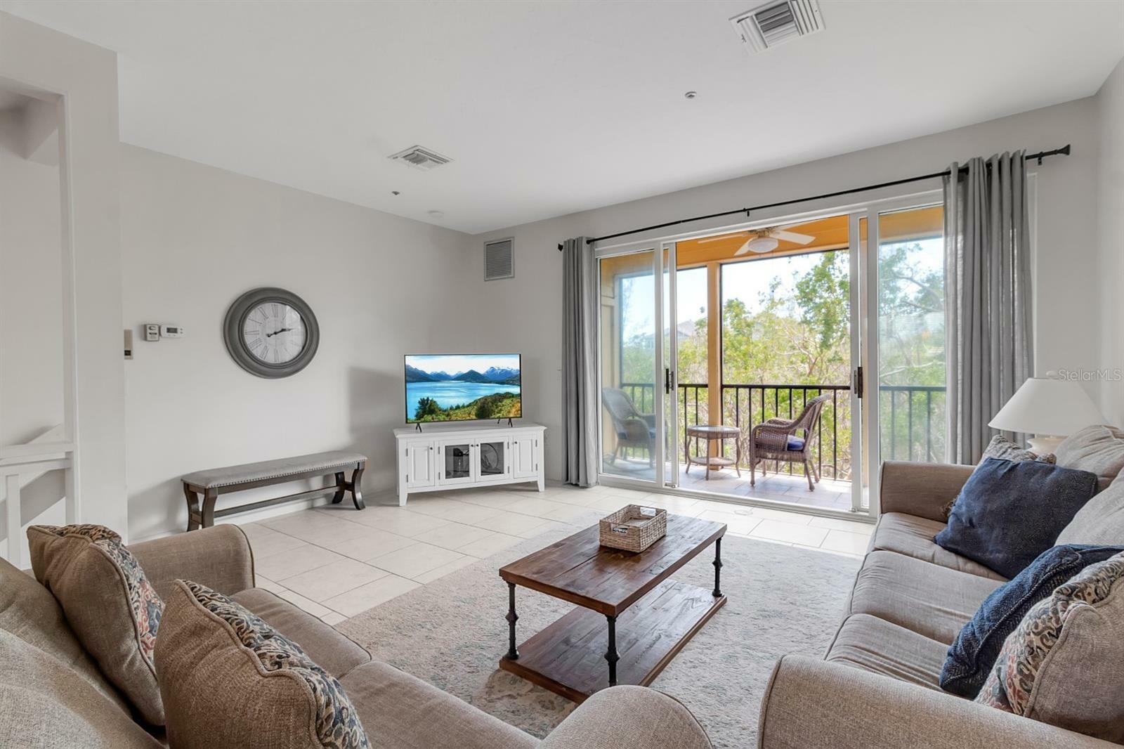 Property Photo: 603 Cedars Court FL 34228