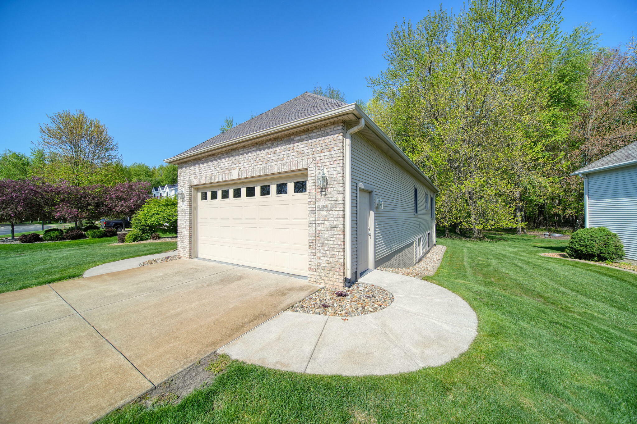 Property Photo: 2216 Lake Wood Drive MI 49203