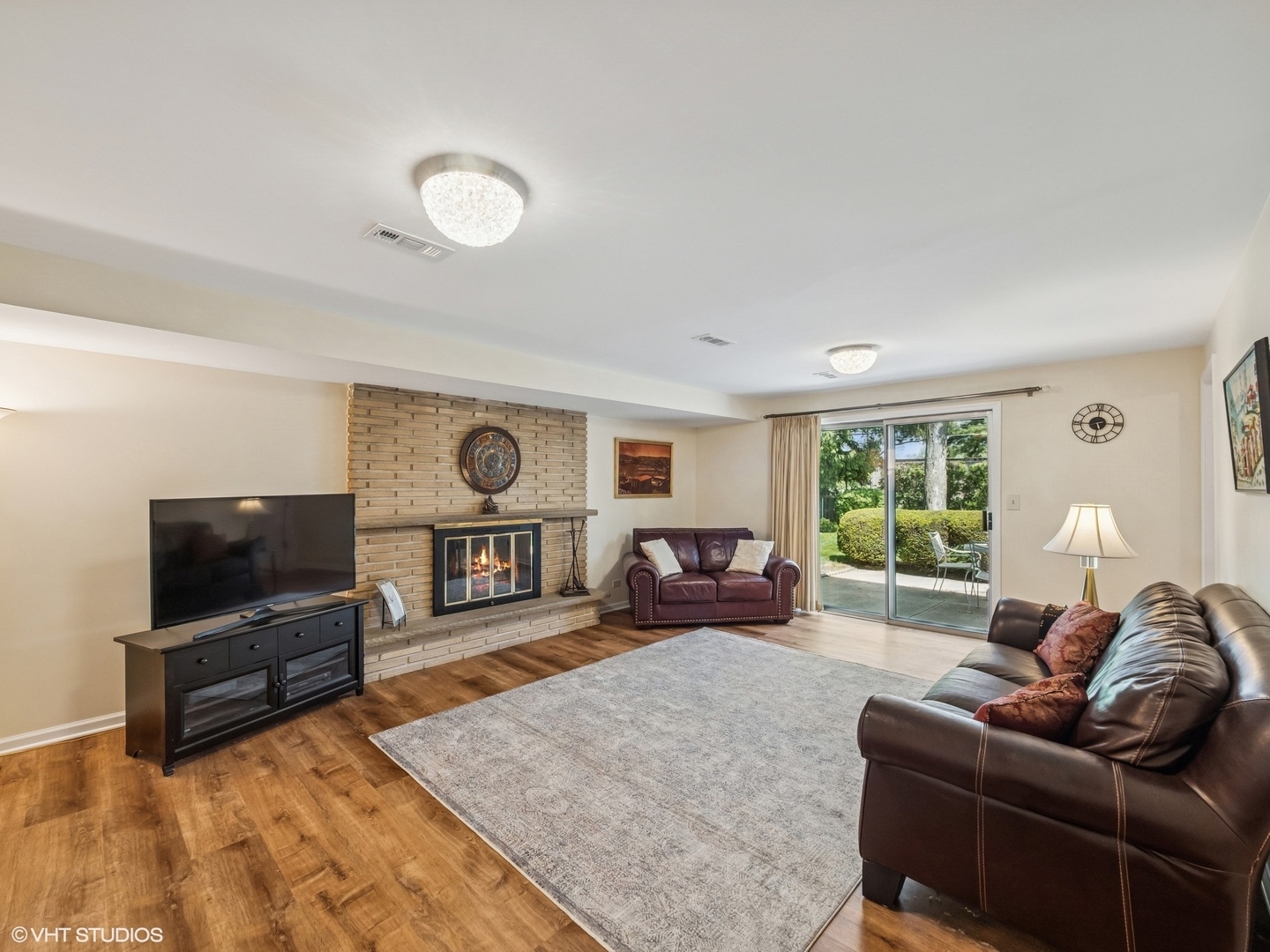 Property Photo: 1304 E Campbell Street IL 60004