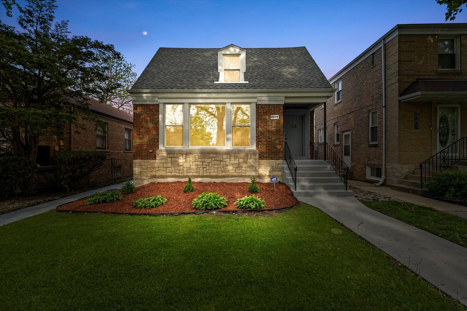 Property Photo: 8219 S Sawyer Avenue IL 60652