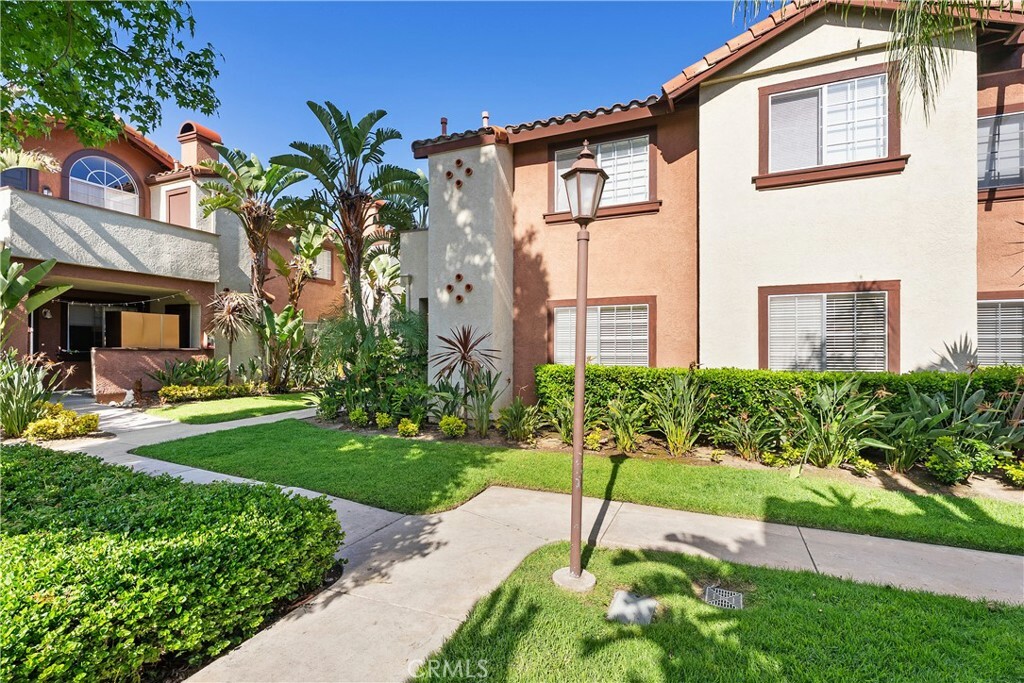 Property Photo: 104 Flor De Sol 60 CA 92688