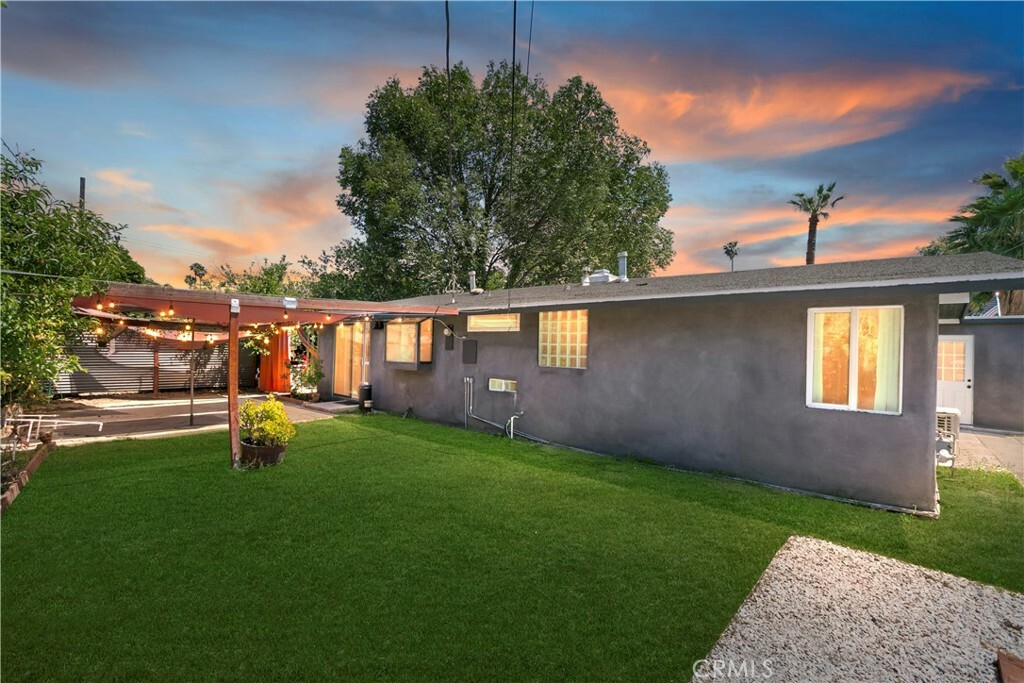 Property Photo: 5425 Agnes Place CA 92504