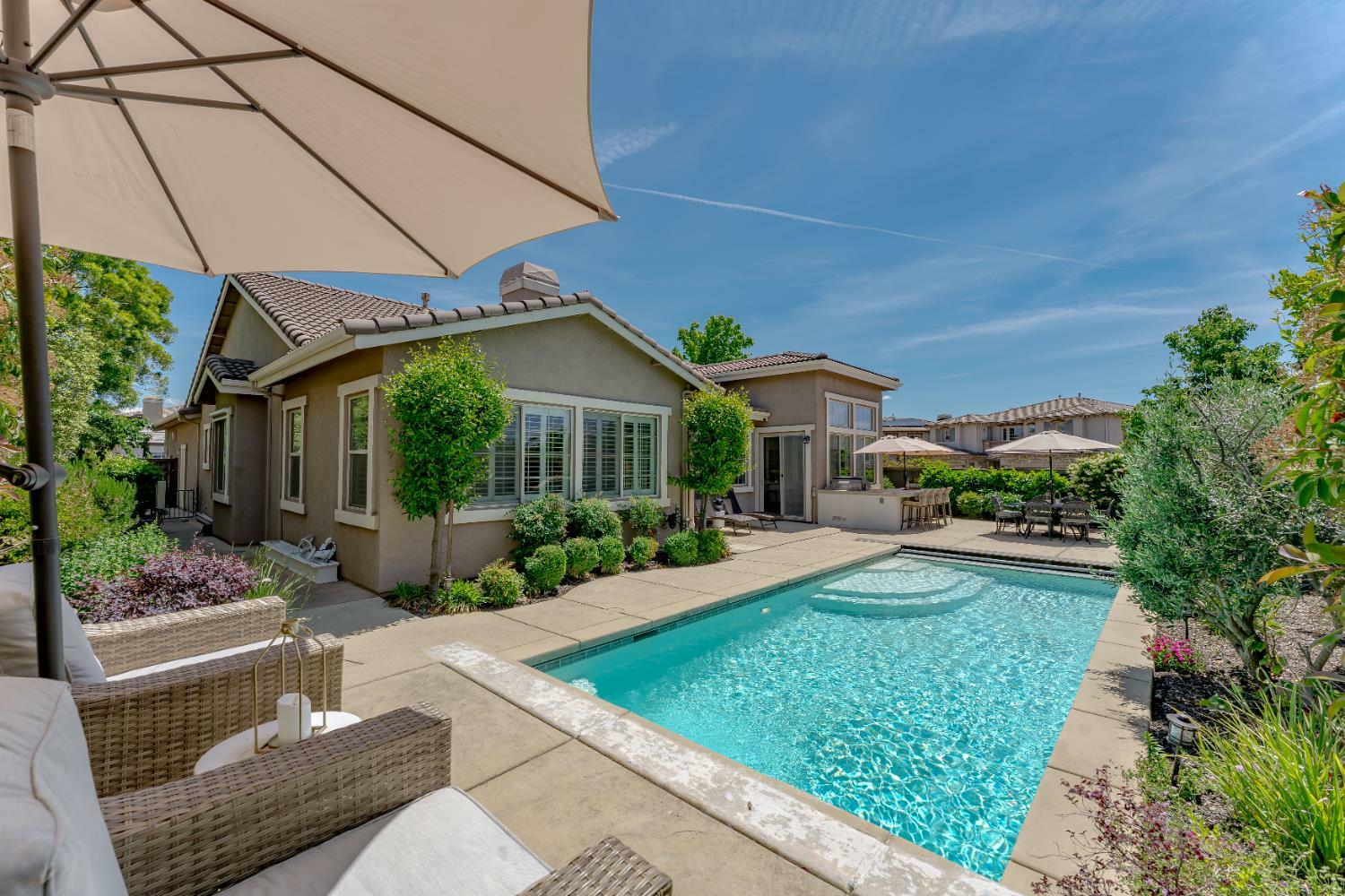 Property Photo: 2538 Orsay Way CA 95762