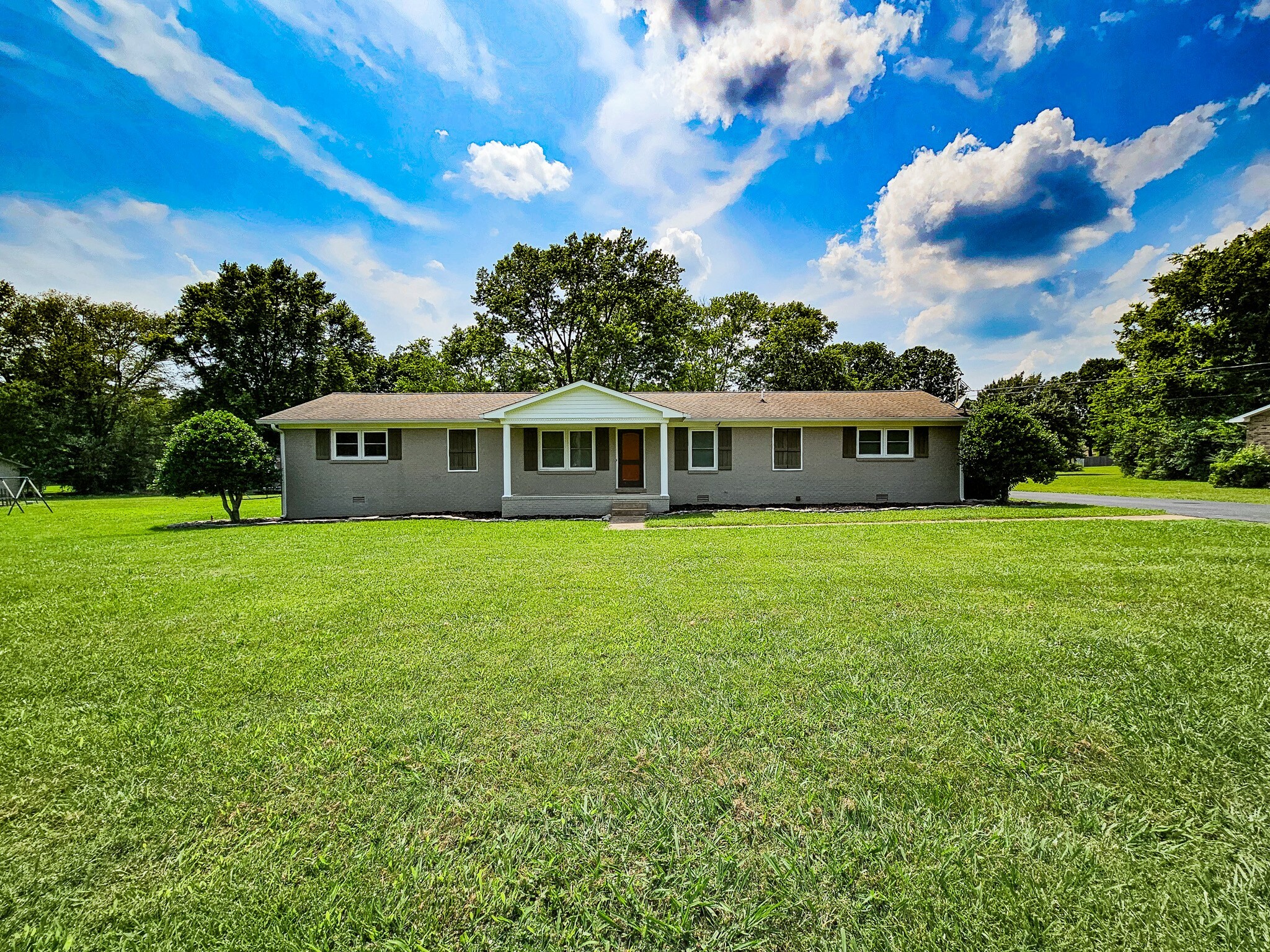 Property Photo: 107 Ledgeview Dr TN 37160