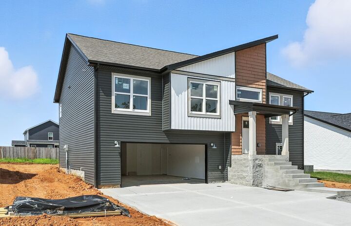 Property Photo: 172 Leltrim Dr TN 37042