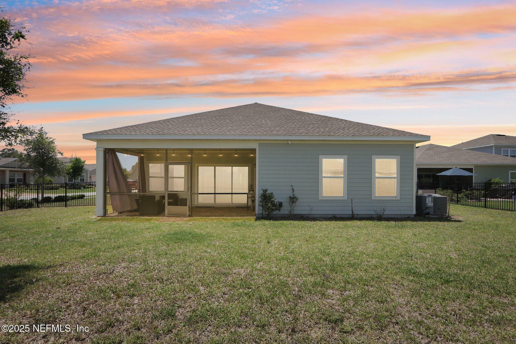Property Photo: 334 Bloomfield Way FL 32092