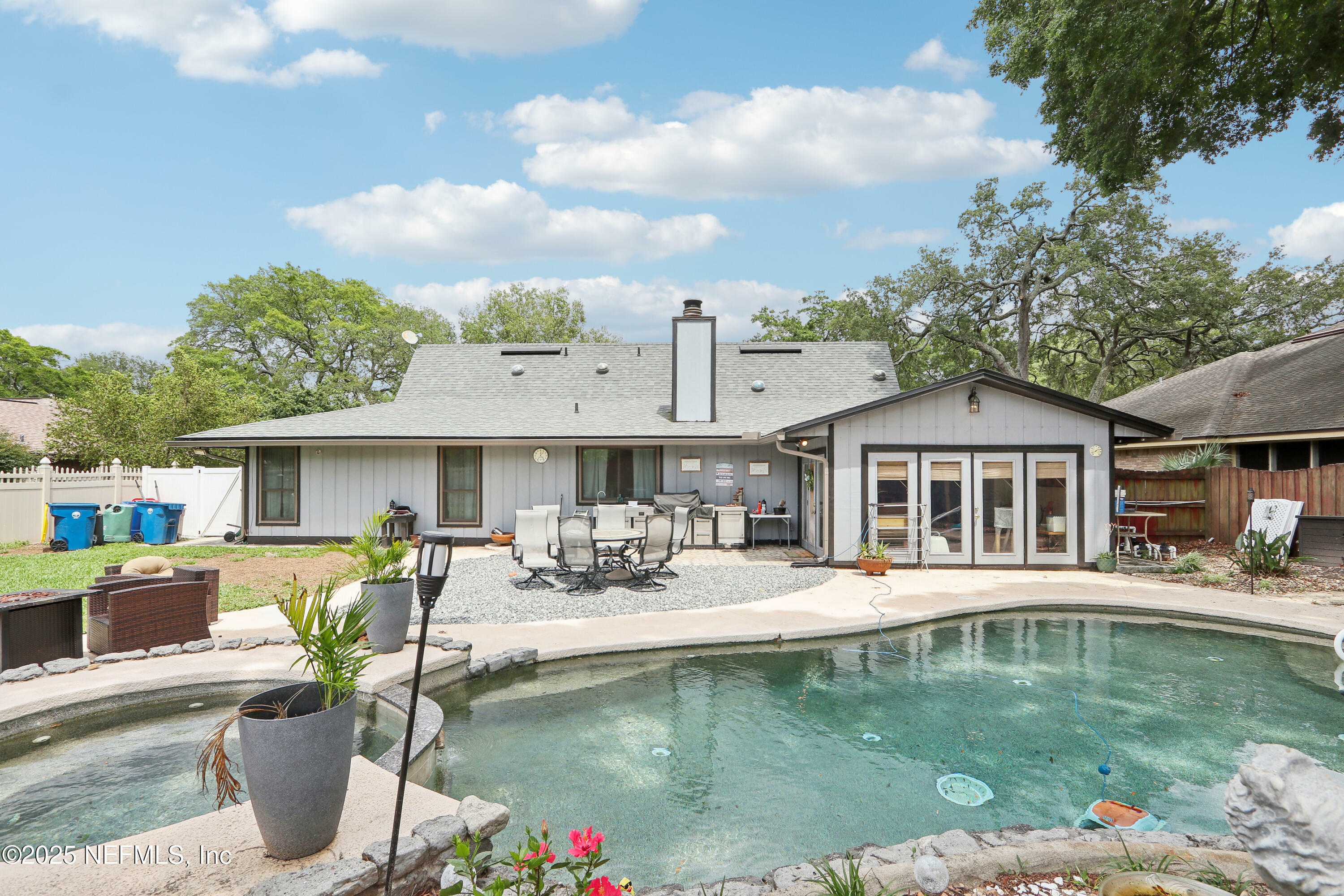 Property Photo: 2150 Broad Water Drive FL 32225
