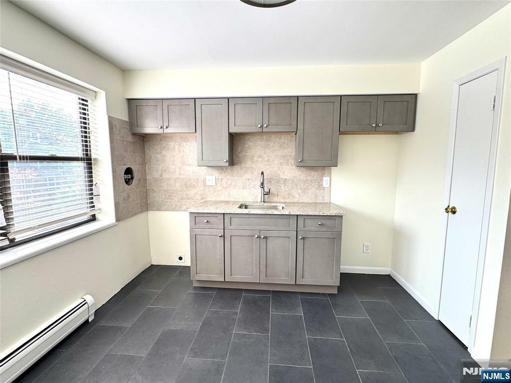 Property Photo:  20 W Harriet Avenue 2  NJ 07650 