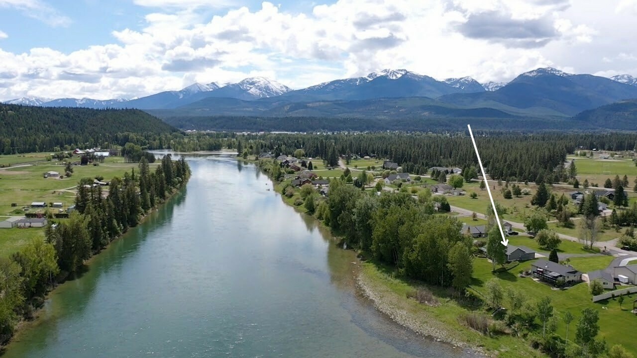 Property Photo: 286 Edgewater Drive MT 59923