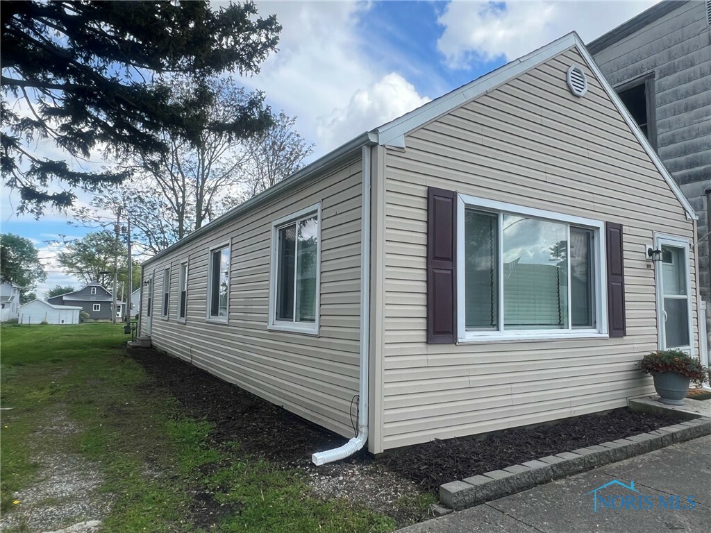 Property Photo: 118 N Main Street OH 44817