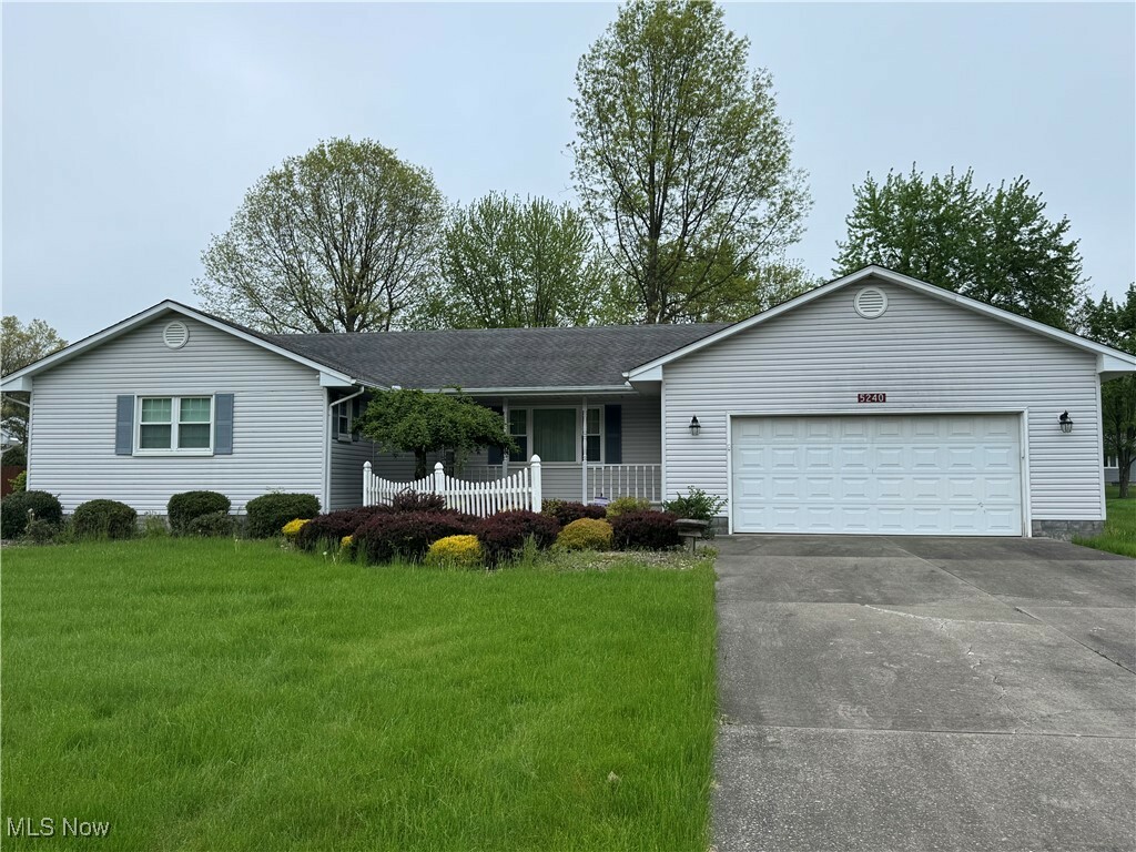 5240 Sabrina Lane  Warren OH 44483 photo
