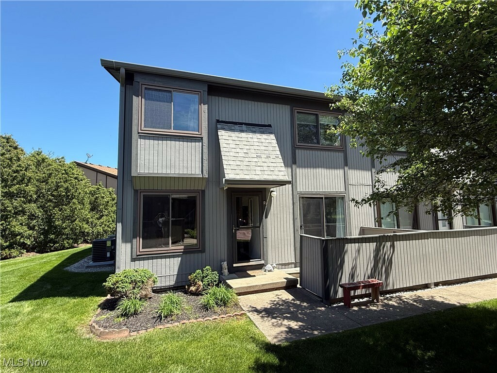 Property Photo: 35263 S Turtle Trail D OH 44094