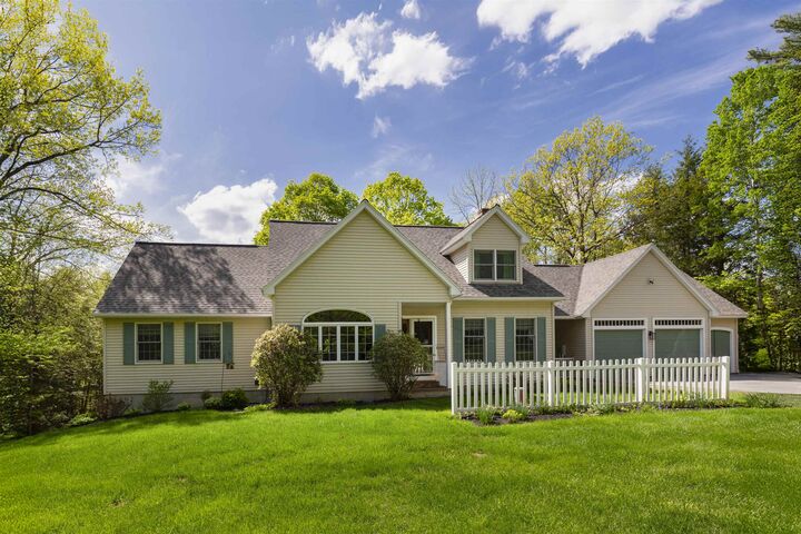 Property Photo: 31 Rolling Ridge Road NH 03766