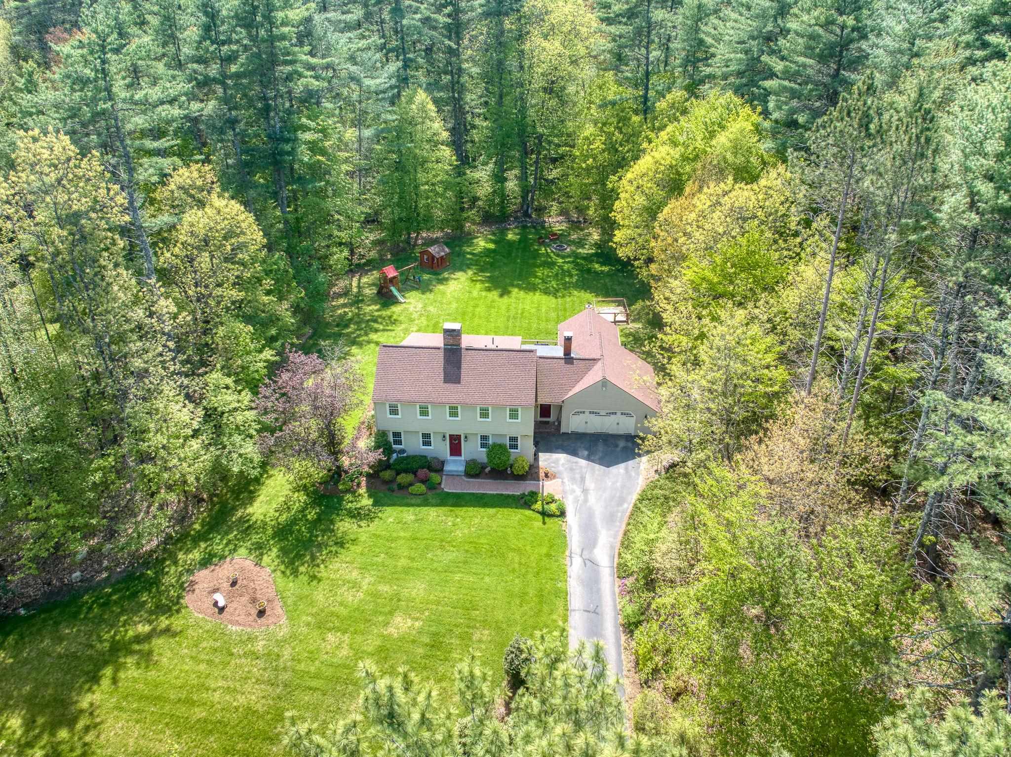 Property Photo: 114 Blanford Place NH 03110