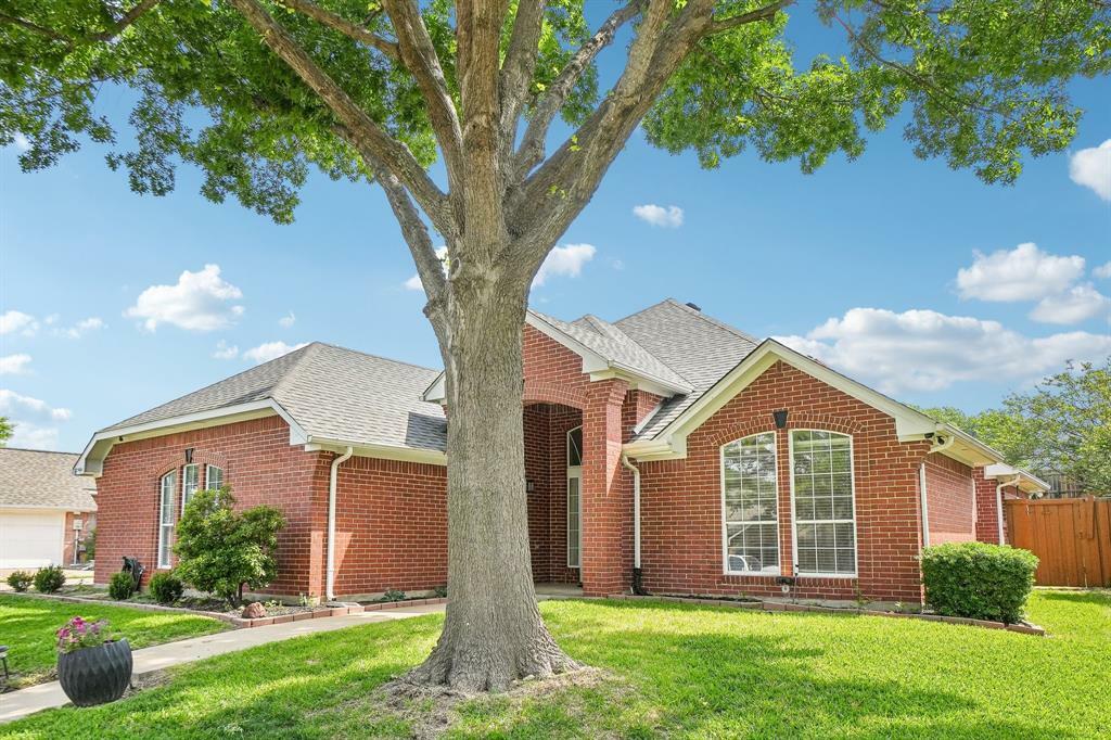 Property Photo: 612 Christan Court TX 75087