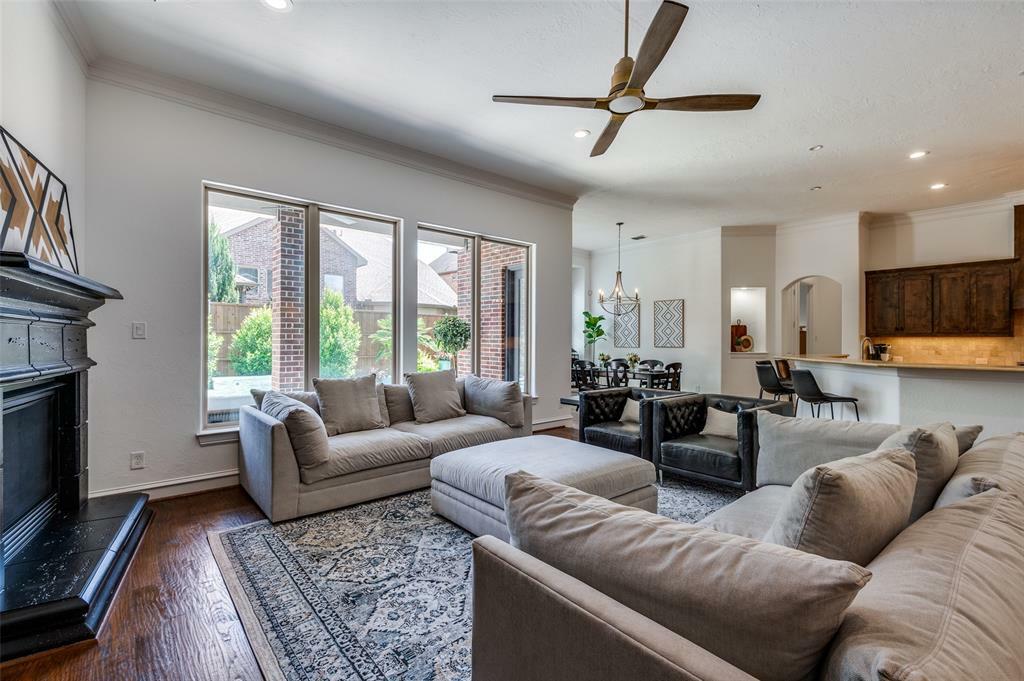 Property Photo: 120 Alto Vista Drive TX 75062