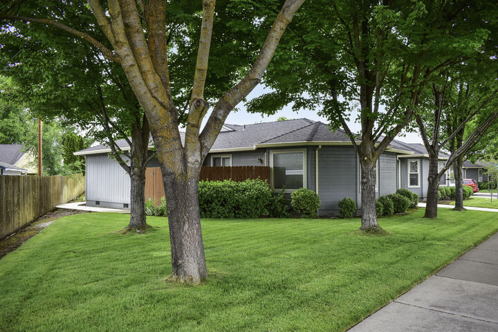 3015 Merriman Road Unit 2  Medford OR 97501 photo